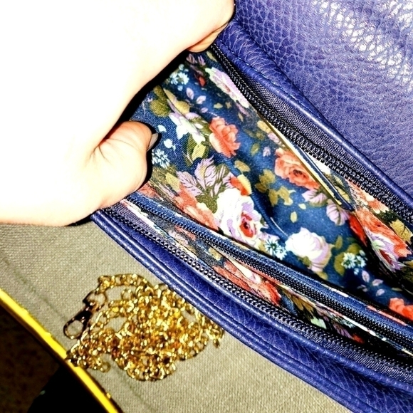 Haley's Heart | Navy Blue Spiked Clutch - Picture 5 of 9